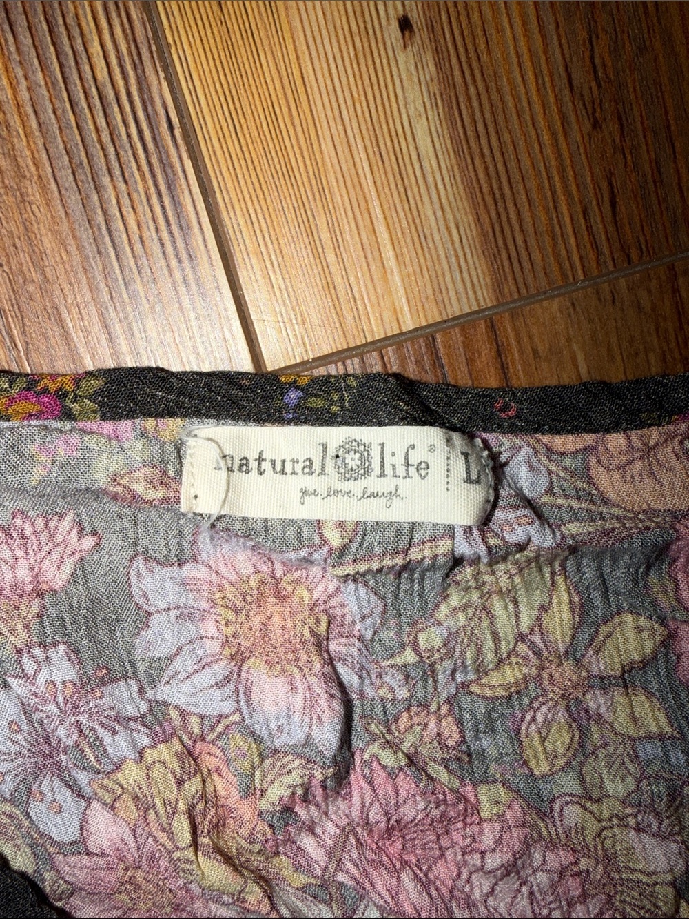 Natural Life Easy V-Neck Top English Garden Charcoal Size Large - Picture 4 of 4